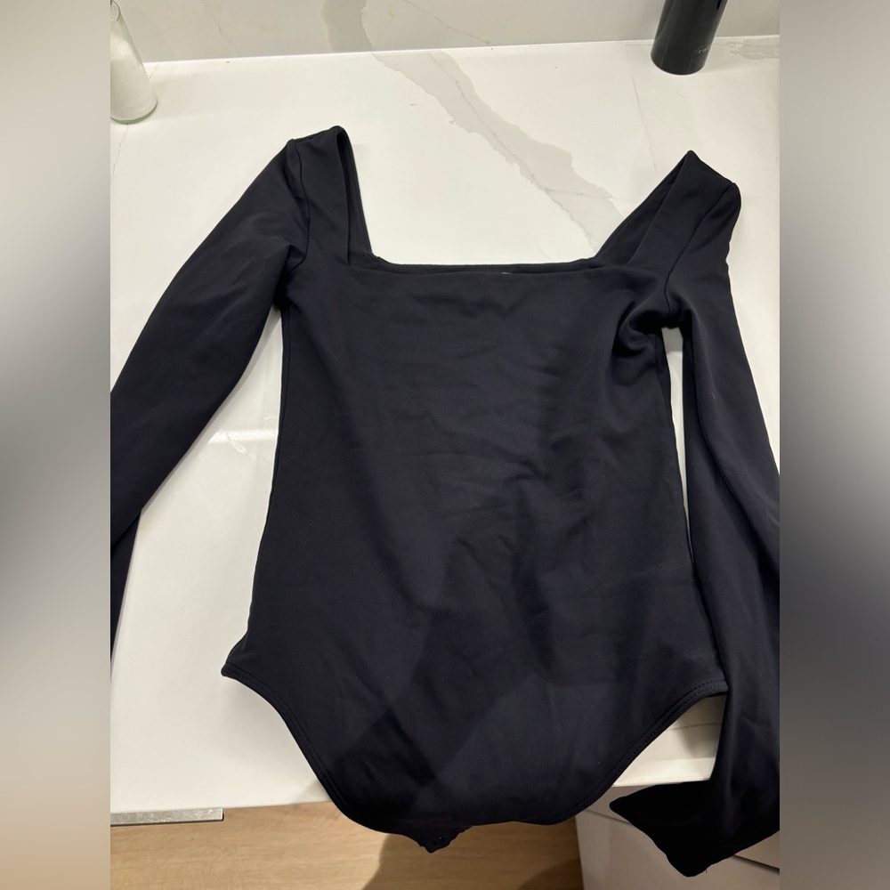 Aritzia square neck bodysuit Perfect condition, never worn (too small for me)